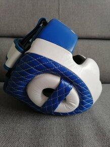 Nová boxerská přilba - 2
