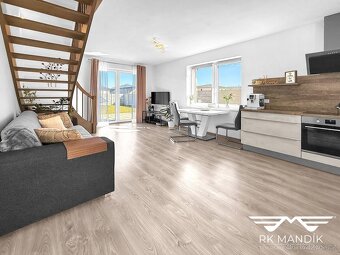 Prodej bytu 3+kk, ~73 m2 se zahradou ~317m2 a 4x stáním pro - 2