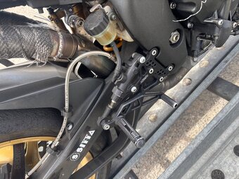 Rozprodam doplnky na Yamaha R1 04-06 Rn12 - 2