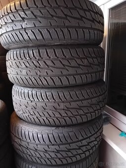 215/60R17 zimní - 2