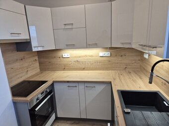 Pronájem bytu 3+1, 84 m2, balkon, sklep, Sluhy - 2