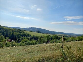 Slunné místo s duší, výhledem i st. povolením :) 4000 m2 - 2