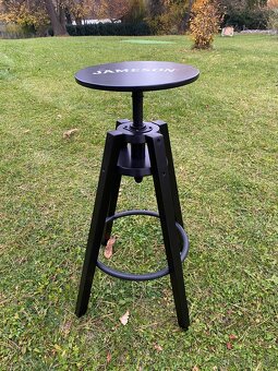 Nova barova zidle Jameson - 2