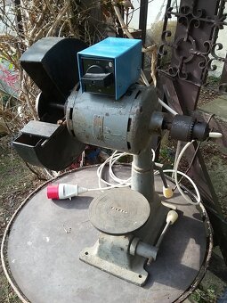 Prodám stojanovou vrtačku+bruska. - 2