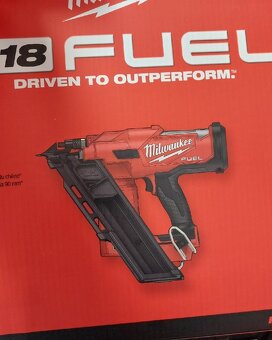 Prodám hřebikovačku milwaukee m18ffn - 2