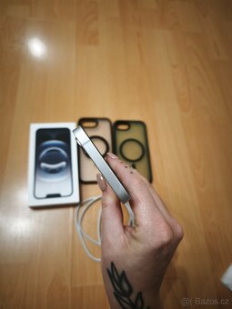 PRODÁM | APPLE IPHONE 16e 128 GB – STAV NOVÉHO + ZÁRUKA - 2