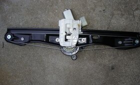 BMW F30, nová stahovačka okna zadních dveří - 2