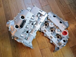 PÁR hliníkových ventilových vík motoru 306DT (bez DPH) - 2