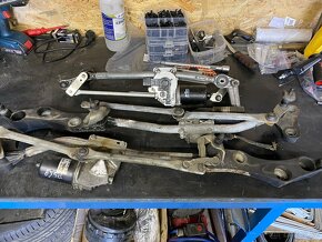 Stěrače bmw e60/61 a e90 - 2