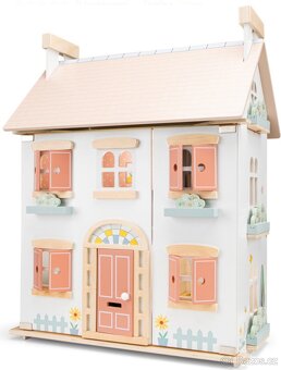 Dřevěný domeček pro panenky - 2