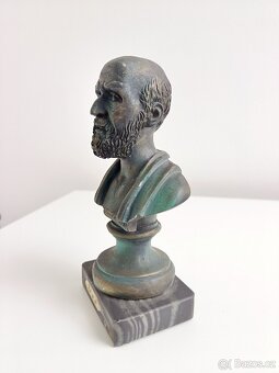 Busta Hippokrates - 2