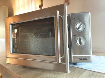 Mikrovlnná trouba Hyundai - 2