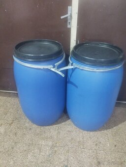 Plastové sudy 200 l - 2
