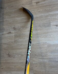 Hokejka BAUER SYNC, pravá NOVÁ - 2