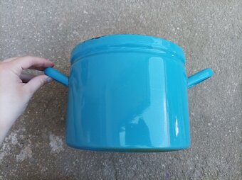 Smaltovaný modrý hrnec, průměr 20 cm, I. - 2