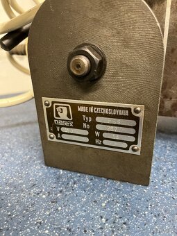 Prodám sklopný magnet k brusce - 2