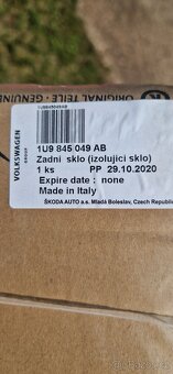 zadní sklo octavia 1 combi ORIGINÁL - 2