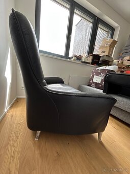 Kožená sedačka s taburetem pod nohy - 2