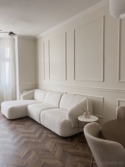 Designová béžová pohovka - 2