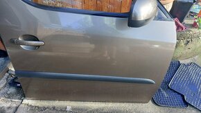 Škoda Roomster pravé přední dveře LF8N - 2