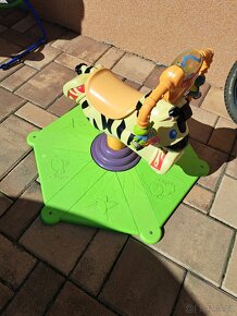 Hopsadlo Fisher price - 2