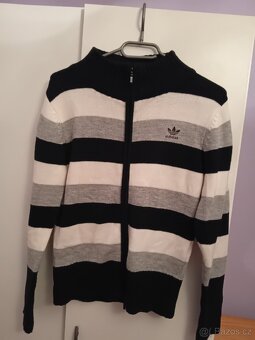 Svetr značky Adidas, velikost M. - 2