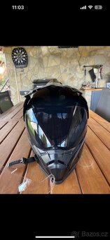 Přilba moto - 2