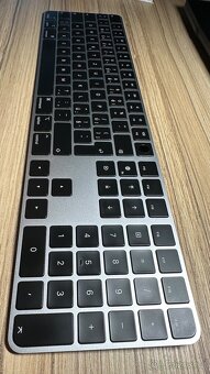 Magic Keyboard s Touch ID a číselnou klávesnicí - 2