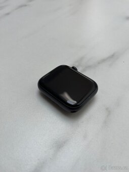 Prodám Apple watch SE (2022) 44mm Cellular -velmi dobrý stav - 2