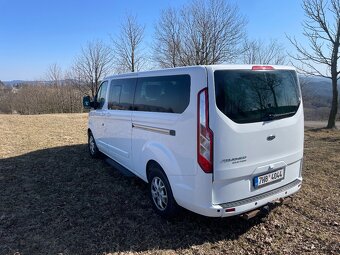 Ford Tourneo Custom 2.2TDCi 114kW ve výbavě TITANIUM 8.míst - 2