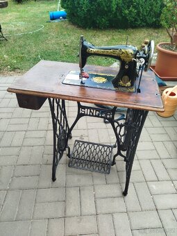 Překrásný starý šicí stroj Singer originál - 2