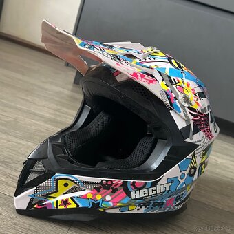 Helma na motorku [hecht] - 2