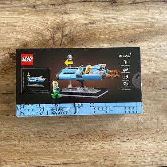 Lego 40789 - Létající auto na měsíci - 2