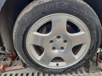 ALU KOLA 17 audi A8, A6, A4, 4D0601025B, 4E0601025J + krytky - 2