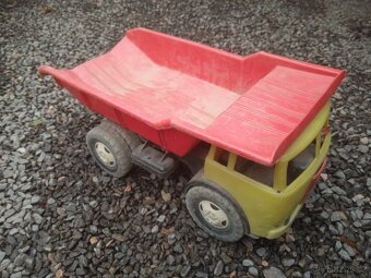 RETRO NÁKLADNÍ AUTO - 2