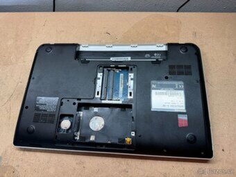 Predám pokazený notebook na náhradné diely zn.TOSHIBA C55 - 2