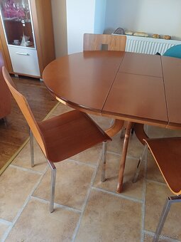 Kuchyňský stúl plus 3 židle/nebo samostatně - 2