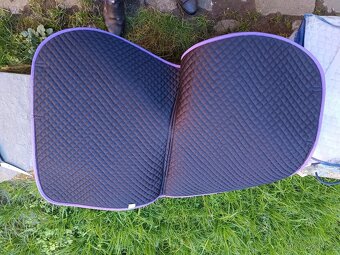 Podsedlová dečka fialová QHP - 2