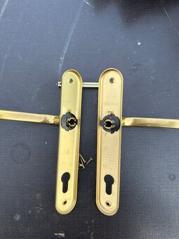 KOVANI NA DVEŘE FAB 90 9 ks cena za vše - 2