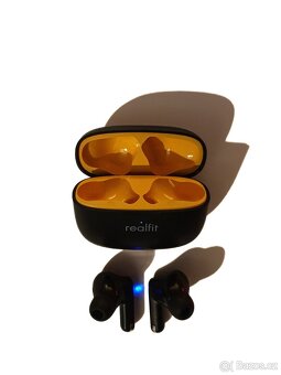 Bezdrátová sluchátka RealFit F3 - Nová - 2