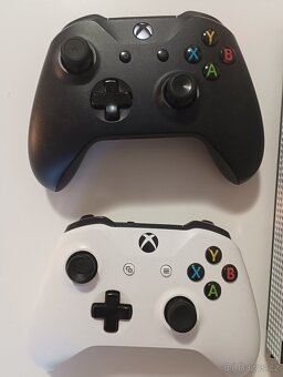 Xbox one S +hry +dva ovladače - 2