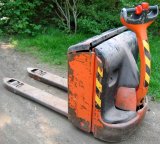 Linde T-18 elektrický bateriový paletový vozík - 2