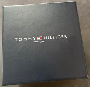 Zlaté elegantní hodinky Tommy Hilfiger - 2