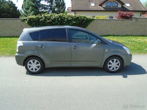 Toyota Corolla Verso - 2