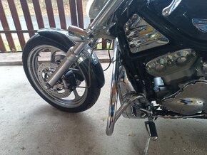 HARLEY DAVIDSON V-ROD - 2