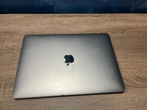 Macbook PRO 13, 2019, 16GB, čtyřjádro - 2