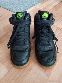 Nike - 2