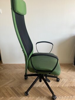 MARKUS Kancelářská židle zelená opotřebená - 2