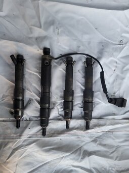 Vstřiky 1.9 tdi + palivové čerpadlo - 2
