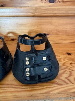Scoot boots - 2